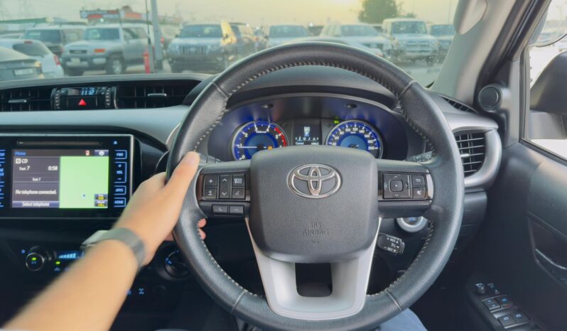 TOYOTA HILUX 2017 RIGHT-HAND-DRIVE. full