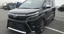 TOYOTA VOXY  2018