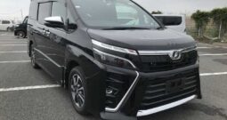 TOYOTA VOXY  2018