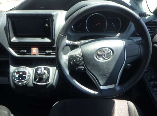 TOYOTA VOXY  2015 full