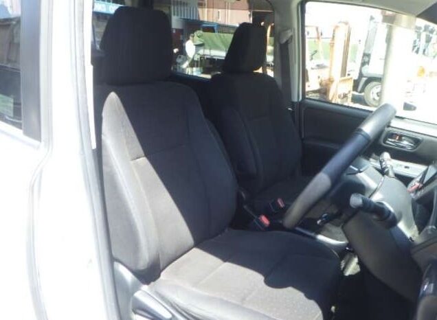 TOYOTA VOXY  2015 full