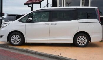 Toyota Noah – 2017 full