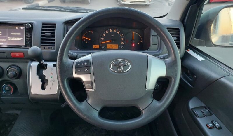 Toyota HiAce commuter full