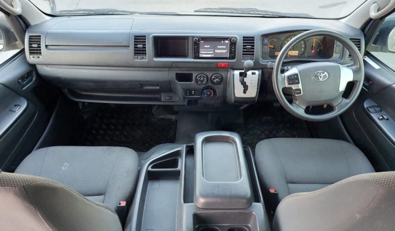 Toyota HiAce commuter full